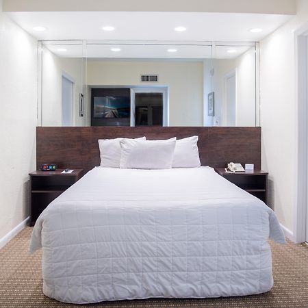 Crystal Beach Suites Miami Oceanfront Hotel Miami Beach Eksteriør billede
