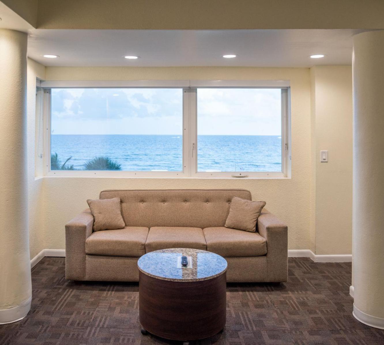 Crystal Beach Suites Miami Oceanfront Hotel Miami Beach Værelse billede